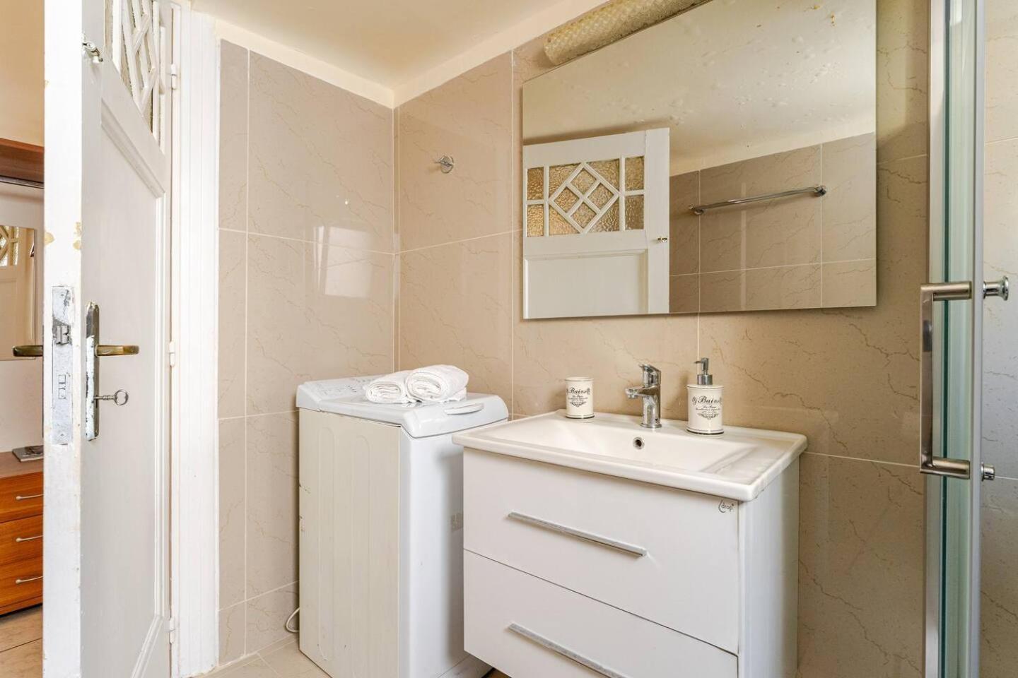 John'S Athenian Beauty 45M2 , Metro 7' Apartment Luaran gambar